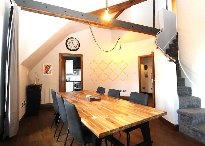 Contactless Check In - Spacious New-york Style Penthouse In Centre Leeds