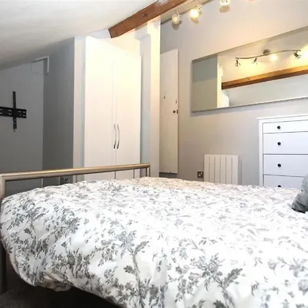 דירה Spacious New-york Style Trendy Penthouse In Centre