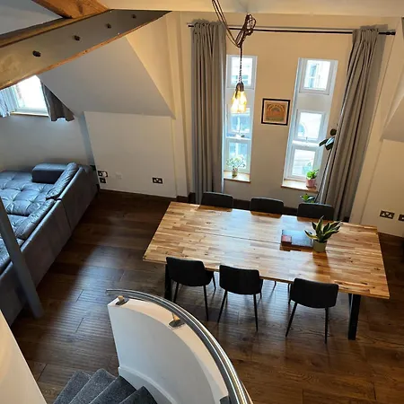 Contactless Check In - Spacious New-york Style Penthouse In Centre לידס